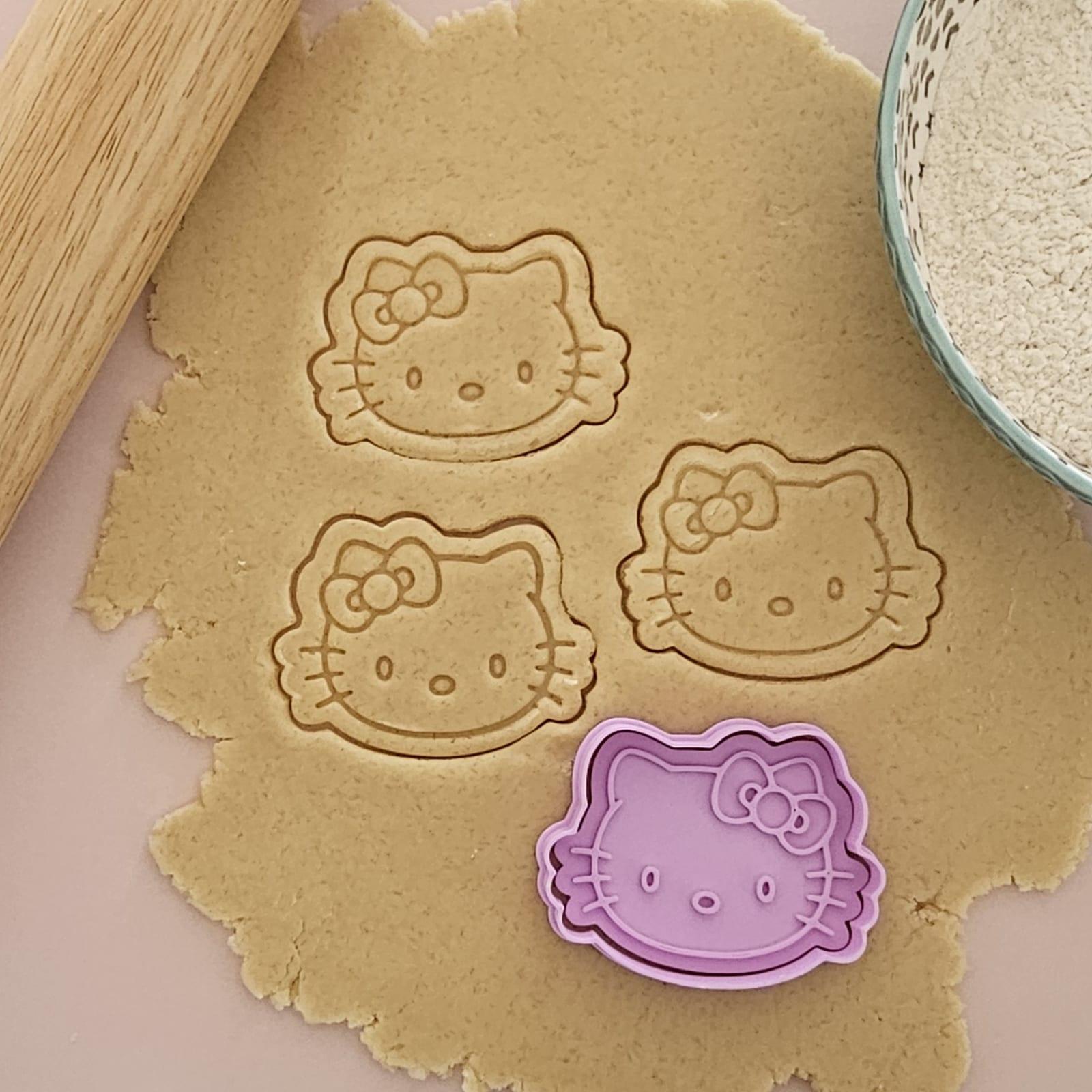Kitty Face, a 3D-printed cookie cutter, view 2