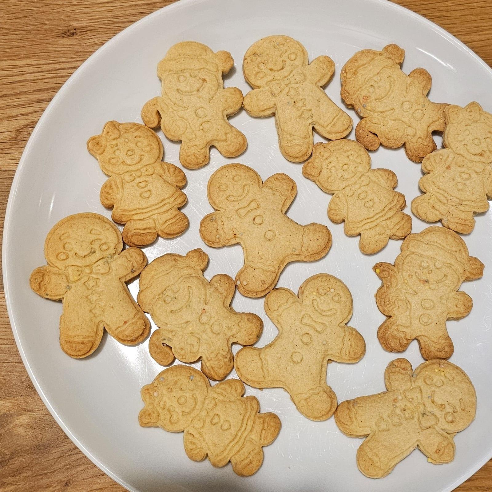 Gingerbread Family Set of Four, a 3D-printed cookie cutter, view 2