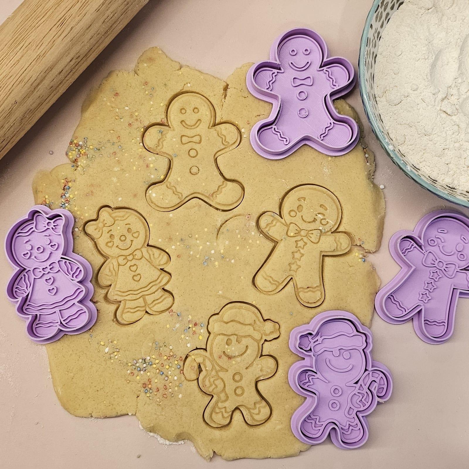 Gingerbread Family Set of Four, a 3D-printed cookie cutter, view 1