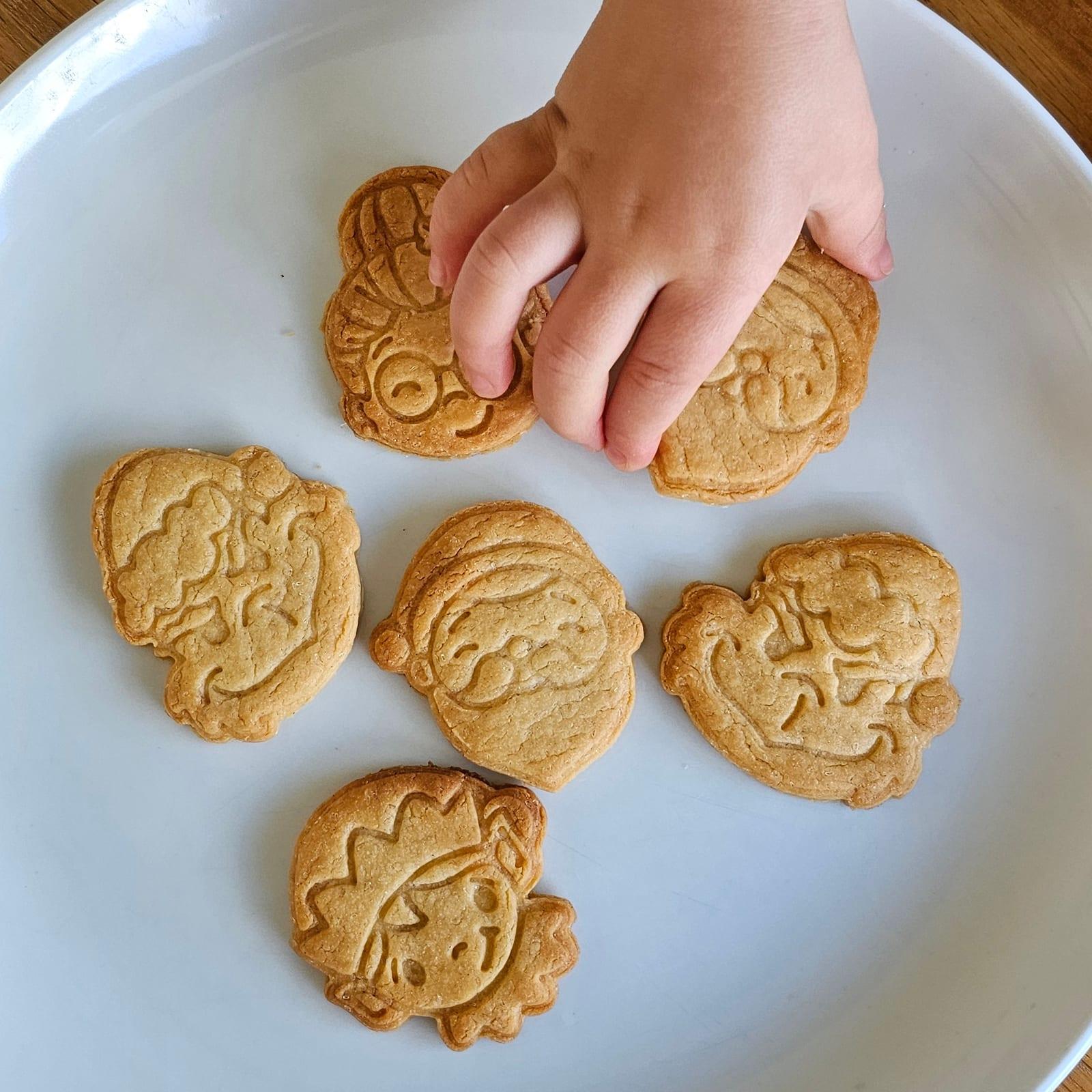 Christmas Faces Set of Four, a 3D-printed cookie cutter, view 2